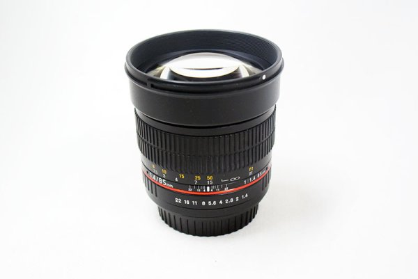 画像1: サムヤン　MFレンズ　中古品 (1)