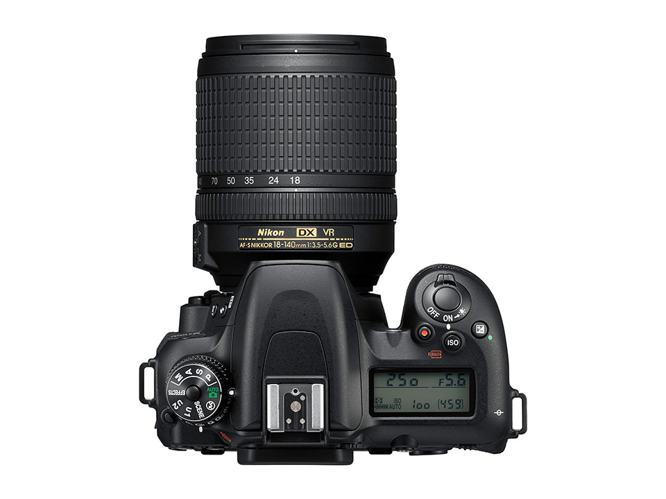Nikon　デジタル一眼レフカメラ D7500 ボディ